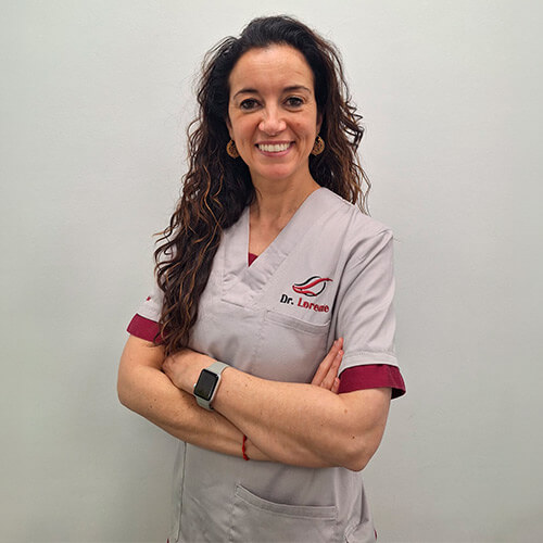 Odontologa e implantologa Dra. Laura Grau especilista en estética de la sonrisa